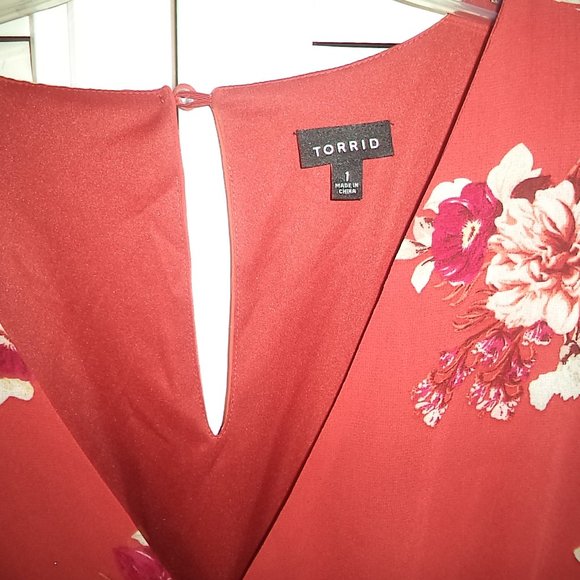 TORRID LONG FLORAL DRESS KEYHOLE HIGH LOW LOW CUT-WOMENS SIZE 1 PLUS SIZE 1X - Picture 5 of 6